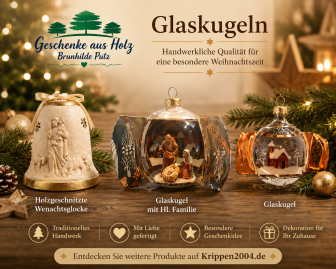 Glaskugel mit holzgeschnitzter Heiliger Familie als Weihnachtsschmuck