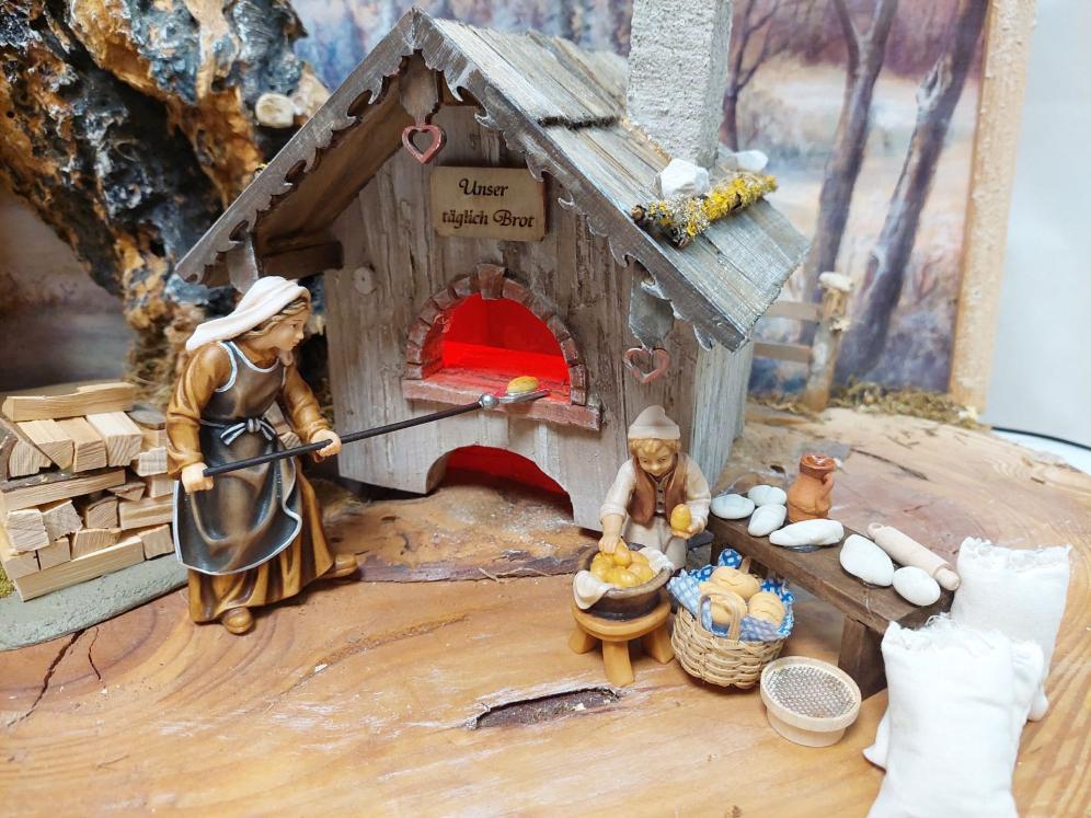 „Kostner Krippe – handgeschnitzte Holzkrippenfiguren und Krippensets“