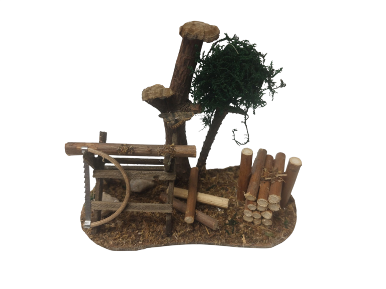 Sägebock mit Holzstoß und Baum - Krippenzubehhör